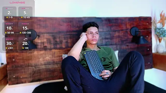 Snapshot of JhosuaVega chatting on February 2026 02:43:02 AM JhosuaVega online show from February 2026 02:43:02 AM