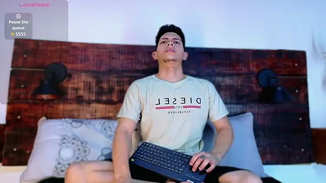 Snapshot of JhosuaVega chatting on February 2026 02:38:02 AM JhosuaVega online show from February 2026 02:38:02 AM