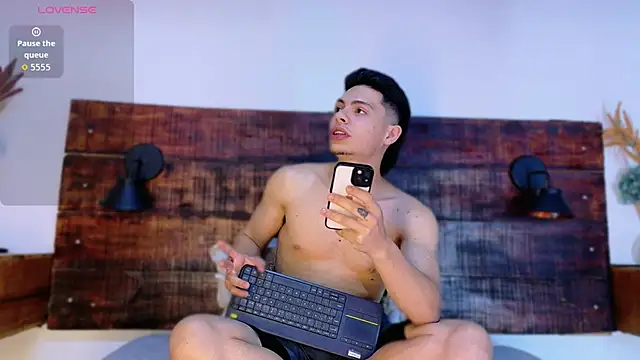 Snapshot of JhosuaVega chatting on February 2026 12:03:01 AM JhosuaVega online show from February 2026 12:03:01 AM