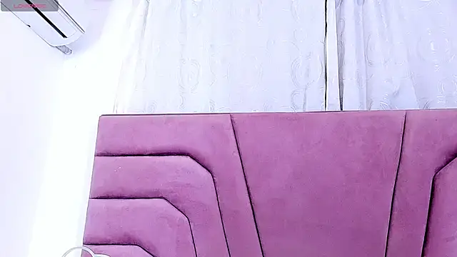 miajhonsonx online show from January 2026 07:27:01 PM