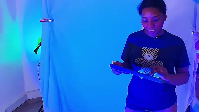 ValeryCortezm online show from January 2026 12:42:02 PM