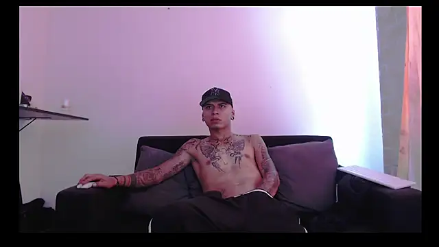 Snapshot of rickgraims chatting on September 2025 04:40:02 PM rickgraims online show from September 2025 04:40:02 PM