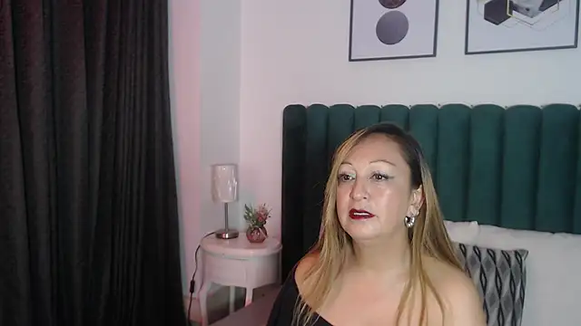 Snapshot of VictoriaQueen_Fg chatting on September 2025 12:29:01 PM VictoriaQueen Fg online show from September 2025 12:29:01 PM