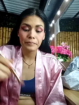 Isa Rouse   online show from November 2025 02:01:01 AM