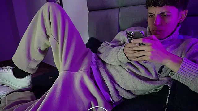 Snapshot of NaytonFreeman chatting on January 2026 03:21:02 AM NaytonFreeman online show from January 2026 03:21:02 AM