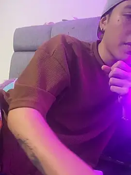 Snapshot of NaytonFreeman chatting on February 2026 12:04:02 PM NaytonFreeman online show from February 2026 12:04:02 PM