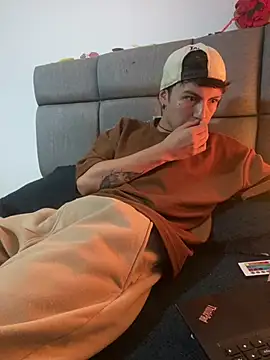 Snapshot of NaytonFreeman chatting on February 2026 11:57:02 AM NaytonFreeman online show from February 2026 11:57:02 AM