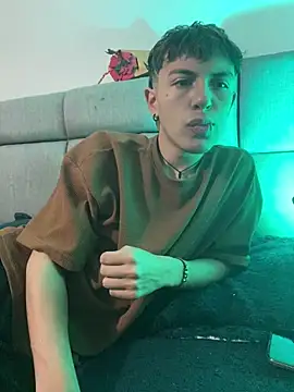 Snapshot of NaytonFreeman chatting on February 2026 12:20:01 PM NaytonFreeman online show from February 2026 12:20:01 PM