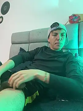 Snapshot of NaytonFreeman chatting on February 2026 12:23:02 PM NaytonFreeman online show from February 2026 12:23:02 PM