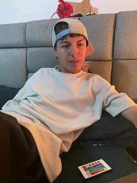 Snapshot of NaytonFreeman chatting on February 2026 12:15:02 PM NaytonFreeman online show from February 2026 12:15:02 PM