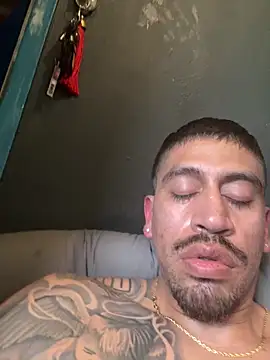 busnfatnutsLildee online show from April 2026 07:37:02 PM