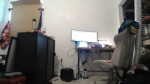 jasoncali305 online show from October 2025 08:28:01 PM