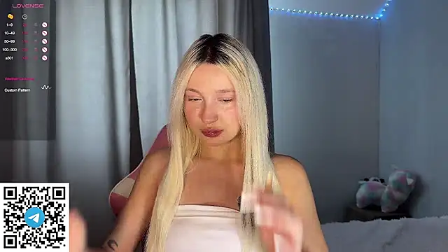 Snapshot of JennyFoxys chatting on September 2025 09:32:02 AM JennyFoxys online show from September 2025 09:32:02 AM