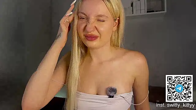 Snapshot of JennyFoxys chatting on October 2025 10:23:02 AM JennyFoxys online show from October 2025 10:23:02 AM