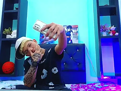 EL VENEZOLANO 22CM online show from November 2025 03:28:01 AM