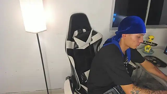 EL VENEZOLANO 22CM online show from February 2026 06:39:02 AM