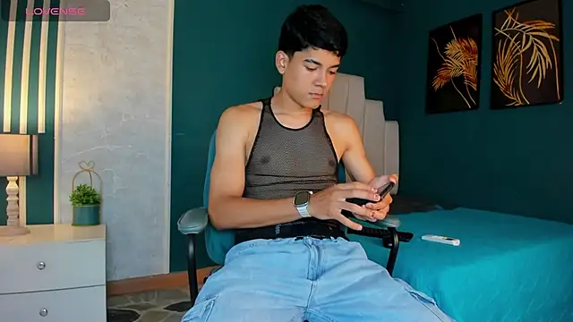 SandroVeyra online show from September 2025 07:28:01 PM