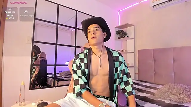 SandroVeyra online show from October 2025 03:28:01 AM