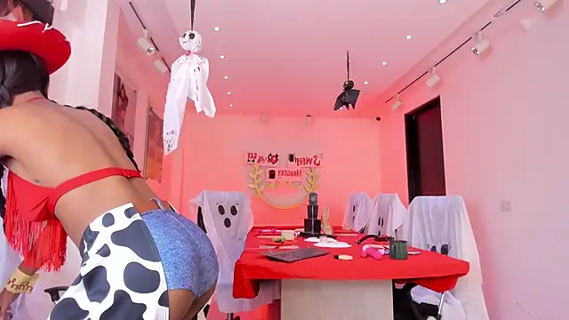 Snapshot of AishaValcazar chatting on October 2025 12:12:02 AM AishaValcazar online show from October 2025 12:12:02 AM