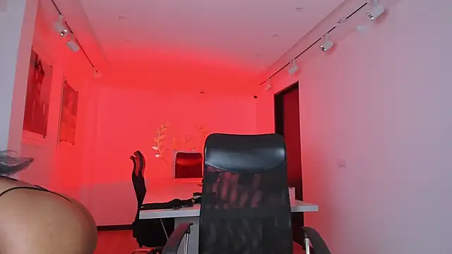 Snapshot of AishaValcazar chatting on November 2025 04:11:01 AM AishaValcazar online show from November 2025 04:11:01 AM