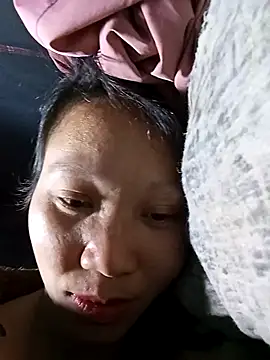 Snapshot of bonnie-00 chatting on November 2025 02:40:02 PM bonnie-00 online show from November 2025 02:40:02 PM