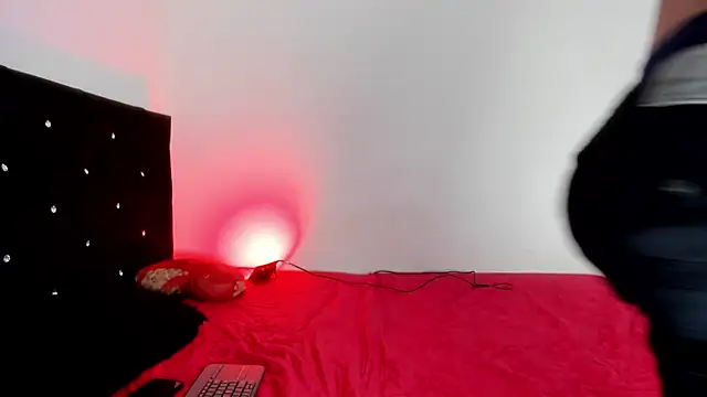 maykel and mike online show from January 2026 02:44:01 PM