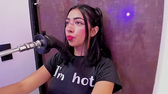 cherry skinny  online show from April 2026 04:11:01 AM