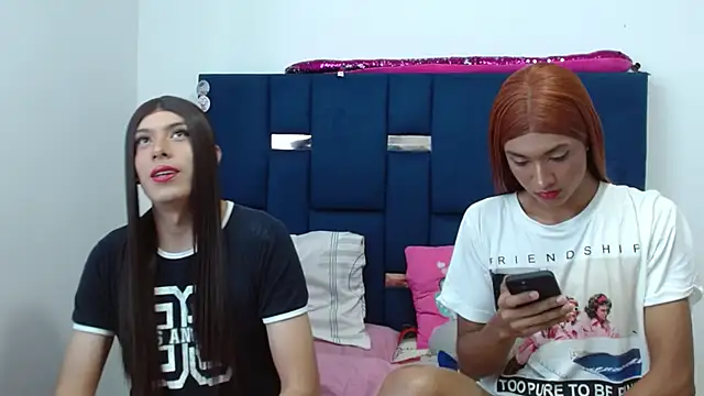 PinkLuna LolaBloom online show from January 2026 06:00:02 PM