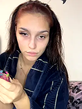 Snapshot of EllaBlowy chatting on October 2025 09:39:01 AM EllaBlowy online show from October 2025 09:39:01 AM