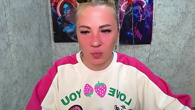 EmmaCat  online show from April 2026 05:15:01 AM