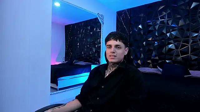 Declan-Fox online show from October 2025 04:46:02 AM