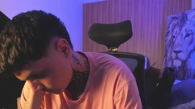 Declan-Fox online show from November 2025 04:46:02 AM