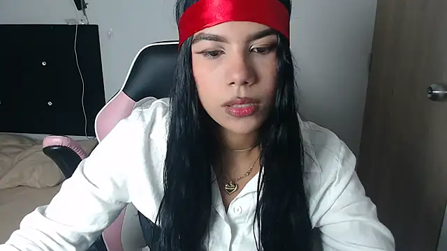 MayaScott11 online show from November 2025 07:13:02 PM