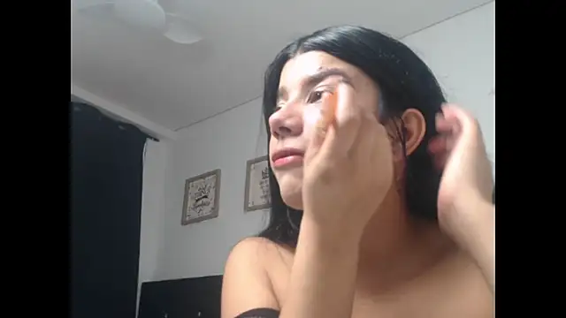 MayaScott11 online show from June 2026 07:20:01 PM