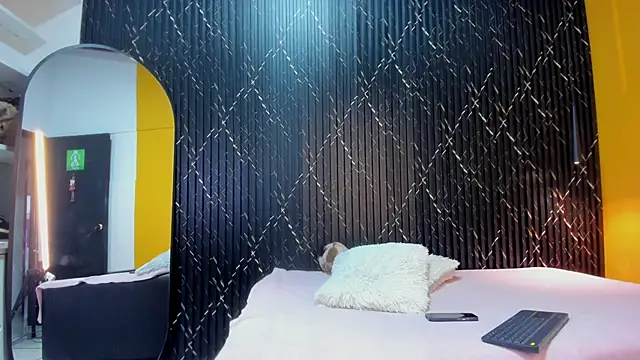 Miss Ariaa online show from November 2025 11:32:01 AM