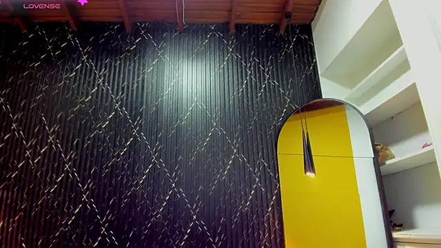 Miss Ariaa online show from November 2025 10:38:02 AM