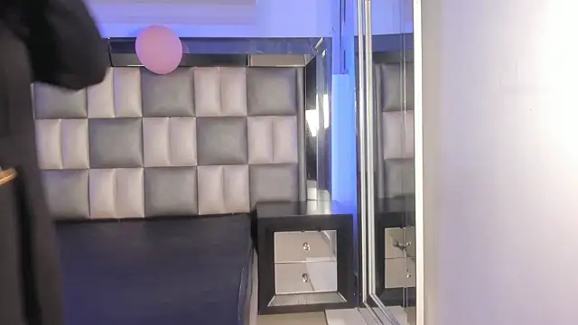 Snapshot of abbiecollins_js chatting on November 2025 03:29:02 AM abbiecollins js online show from November 2025 03:29:02 AM