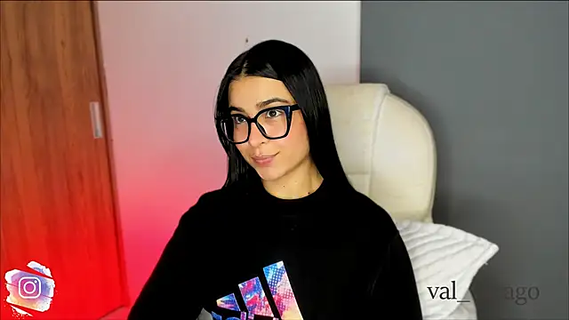 Snapshot of val_varago chatting on September 2025 04:24:02 AM val varago online show from September 2025 04:24:02 AM