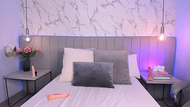 Amber Santana online show from October 2025 09:22:01 PM