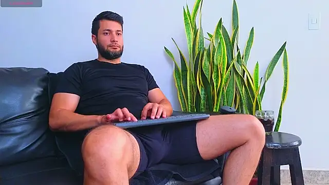 stiven montiel online show from May 2026 12:35:02 PM