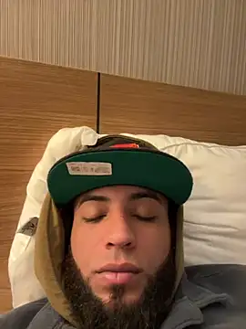 LeoPR00 online show from November 2025 01:18:02 AM