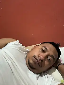 Snapshot of dannybs05 chatting on November 2025 11:04:02 PM dannybs05 online show from November 2025 11:04:02 PM