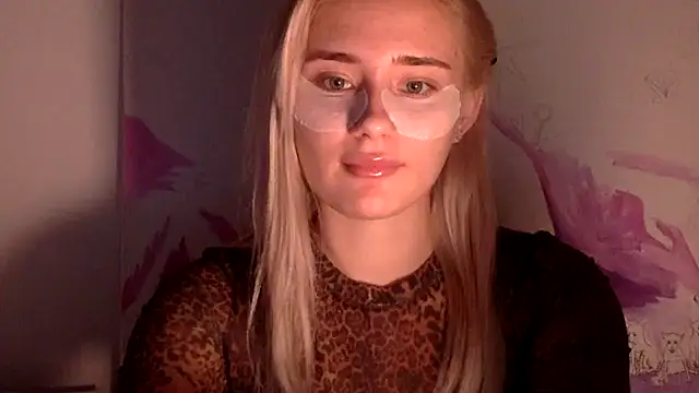 Snapshot of Rosvann chatting on September 2025 04:08:02 PM Rosvann online show from September 2025 04:08:02 PM