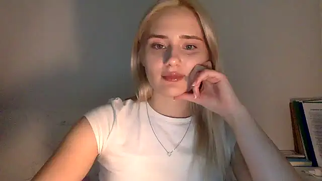 Snapshot of Rosvann chatting on December 2025 04:35:01 PM Rosvann online show from December 2025 04:35:01 PM