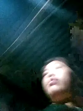 Luyen004 online show from April 2026 10:48:02 PM