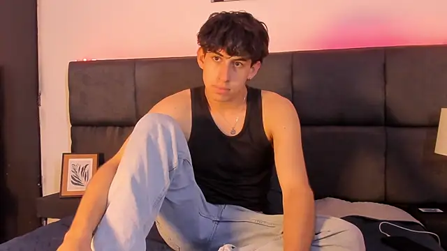 Aaron Spencer13 online show from October 2025 07:25:02 PM