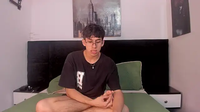 Aaron Spencer13 online show from November 2025 07:48:02 PM