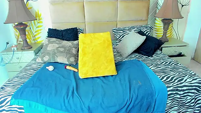 sweet lulu sofia online show from December 2025 09:41:02 PM