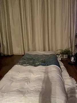 Mia Winters online show from November 2025 05:23:02 PM