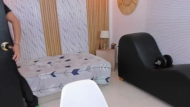 james jonnes online show from September 2025 07:52:02 PM